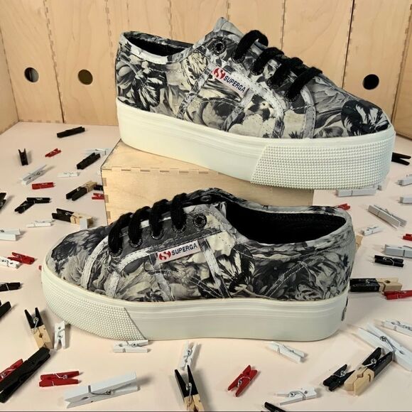 SUPERGA 2790 ANNABELLA FLORAL PLATFORM SNEAKER IN BLACK WHITE WOMEN’S SIZE EU 36 - Picture 1 of 14